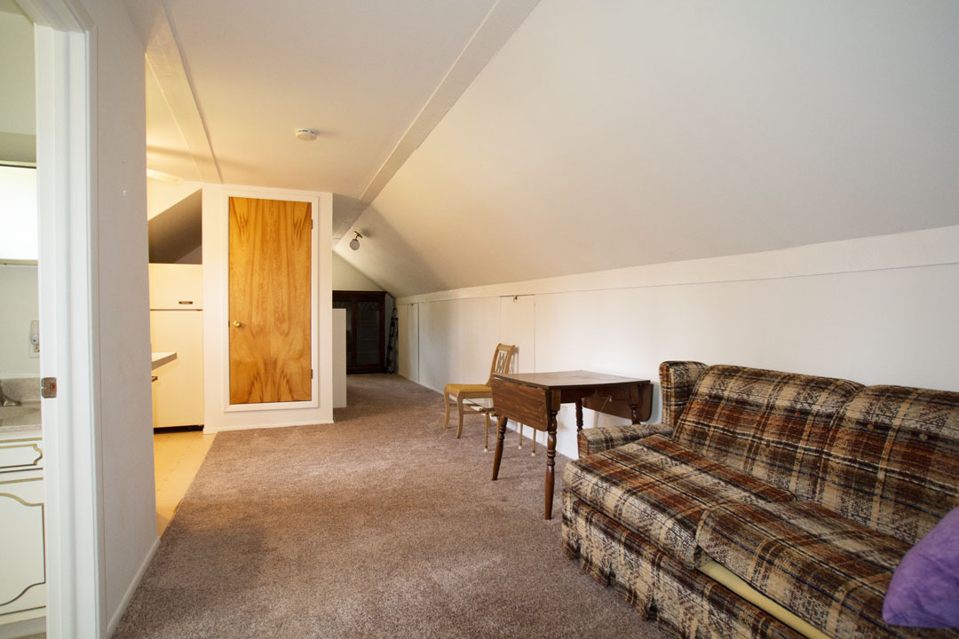 2nd floor living area